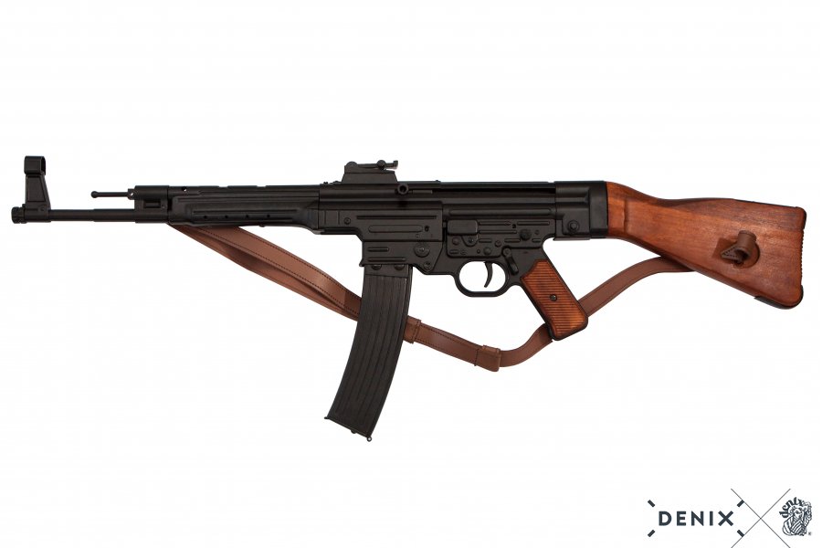 STG 44 ASSAULT RIFLE, GERMANY 1943